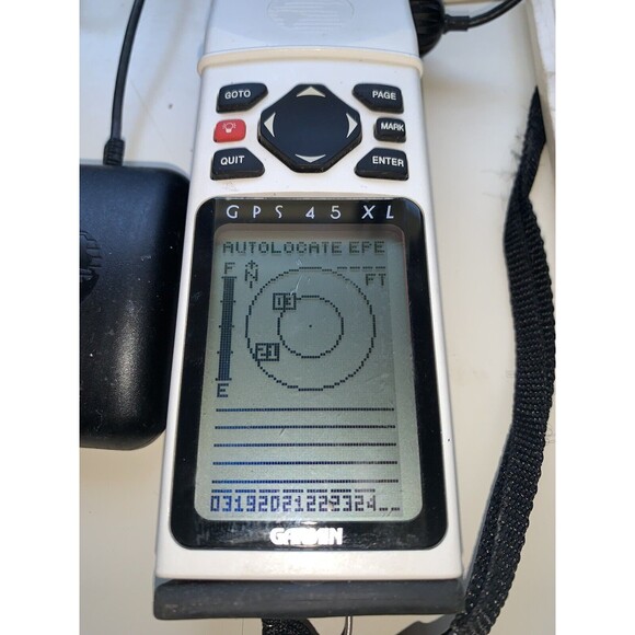 GARMIN Mobile GPS 45XL Personal Navigator Bundle + Car Adaptor/Plug/Mount/Sensor - Picture 13 of 13